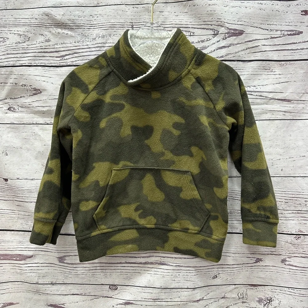 Old Navy Camouflage Fleece Jacket